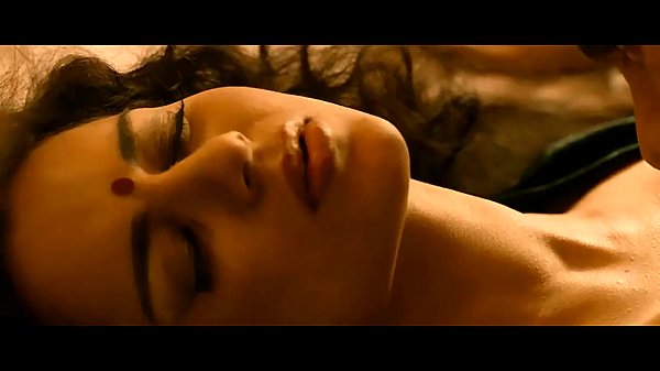 Kiss & Romance In Hindi